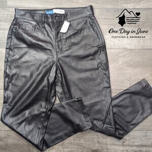 Old Navy OG Straight High Rise Faux Leather Pants Size 8